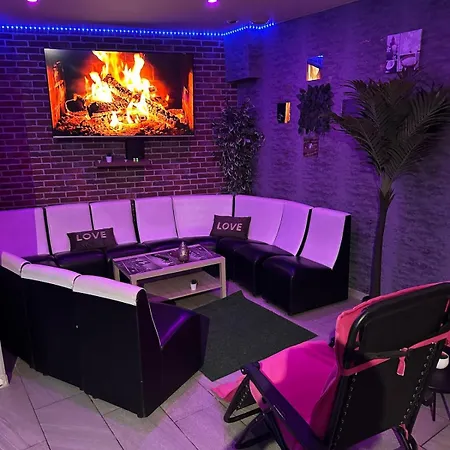 Pure Private Experience For 5 People Монлюсон