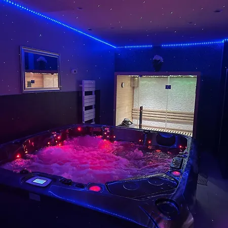 Апартаменты Pure Private Experience For 5 People